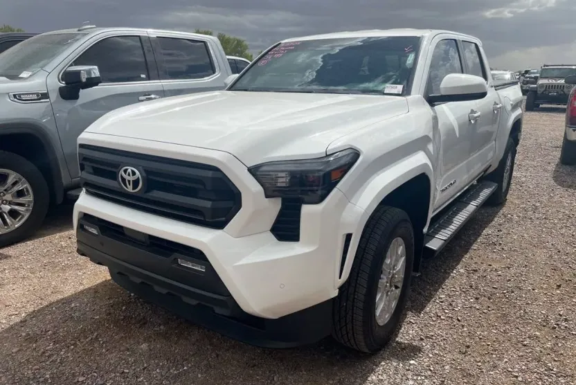 2024 Toyota Tacoma SR5 photo 1
