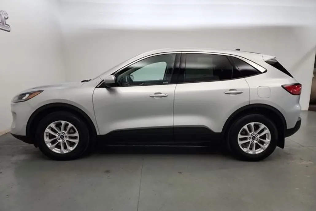 2020 Ford Escape SE photo 1