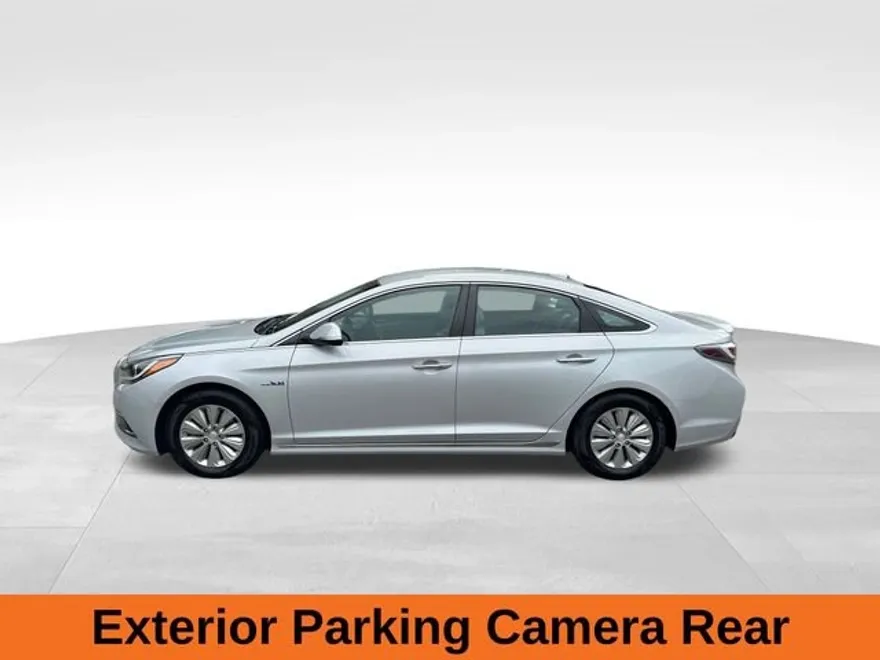 2016 Hyundai Sonata Hybrid SE photo 1