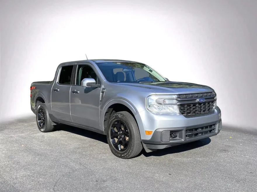 2023 Ford Maverick XLT photo 1