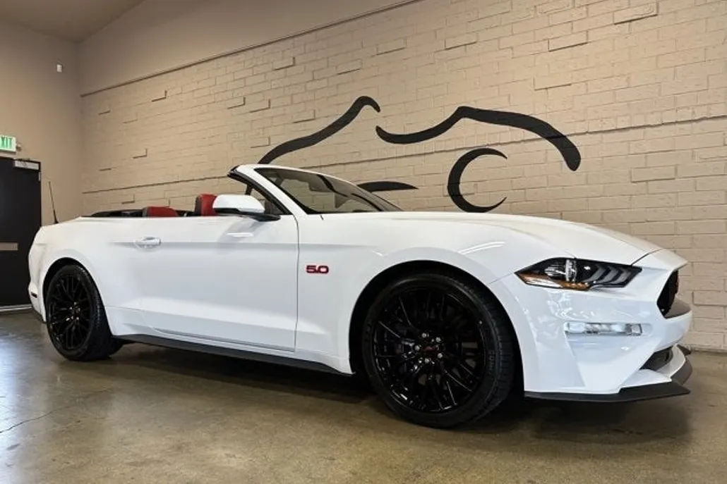 2022 Ford Mustang GT Premium photo 1