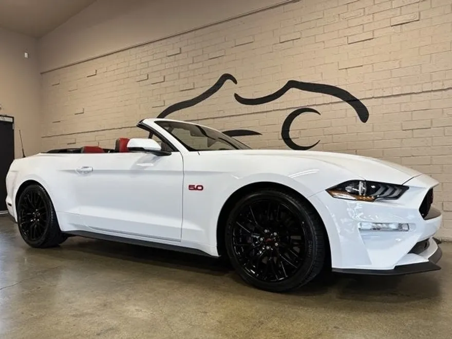 2022 Ford Mustang GT Premium photo 1