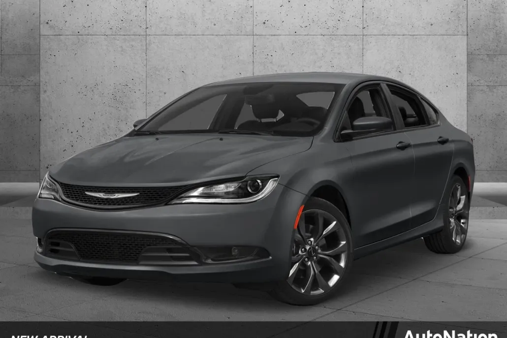 2015 Chrysler 200 C photo 1