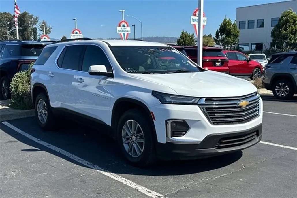 2023 Chevrolet Traverse Leather photo 1