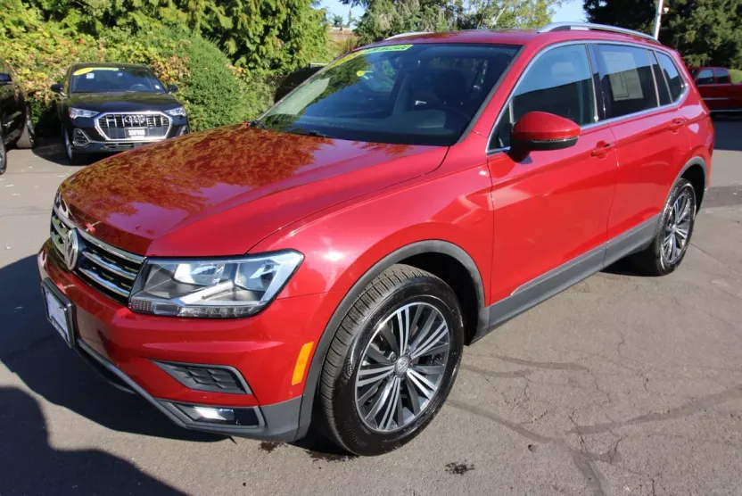 2018 Volkswagen Tiguan SEL photo 1