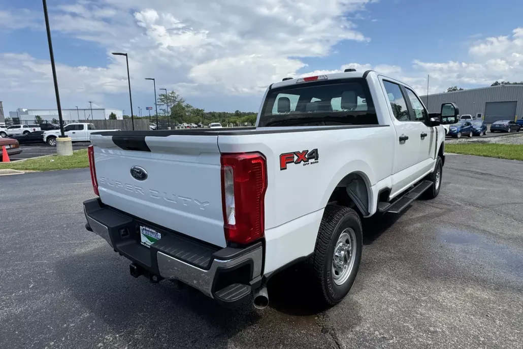 2025 Ford F-250 photo 1