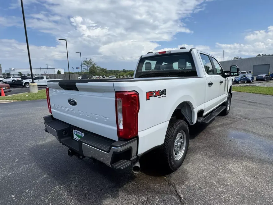 2025 Ford F-250 photo 1