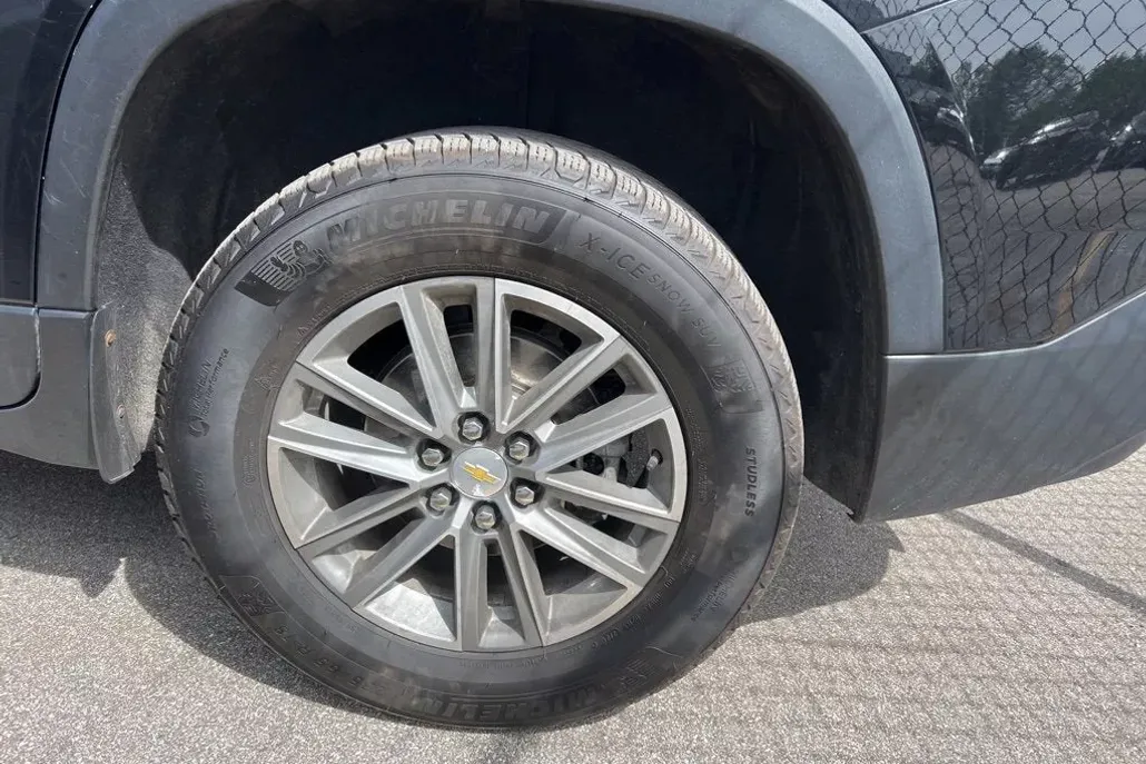 2023 Chevrolet Traverse Cloth photo 1