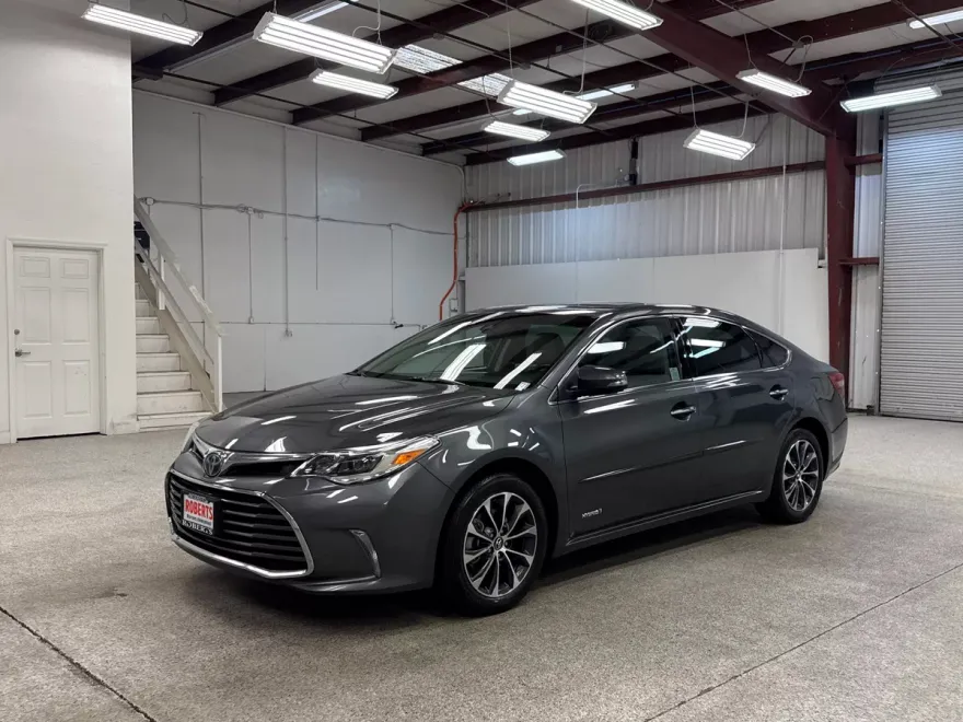 2018 Toyota Avalon Hybrid XLE Premium photo 1