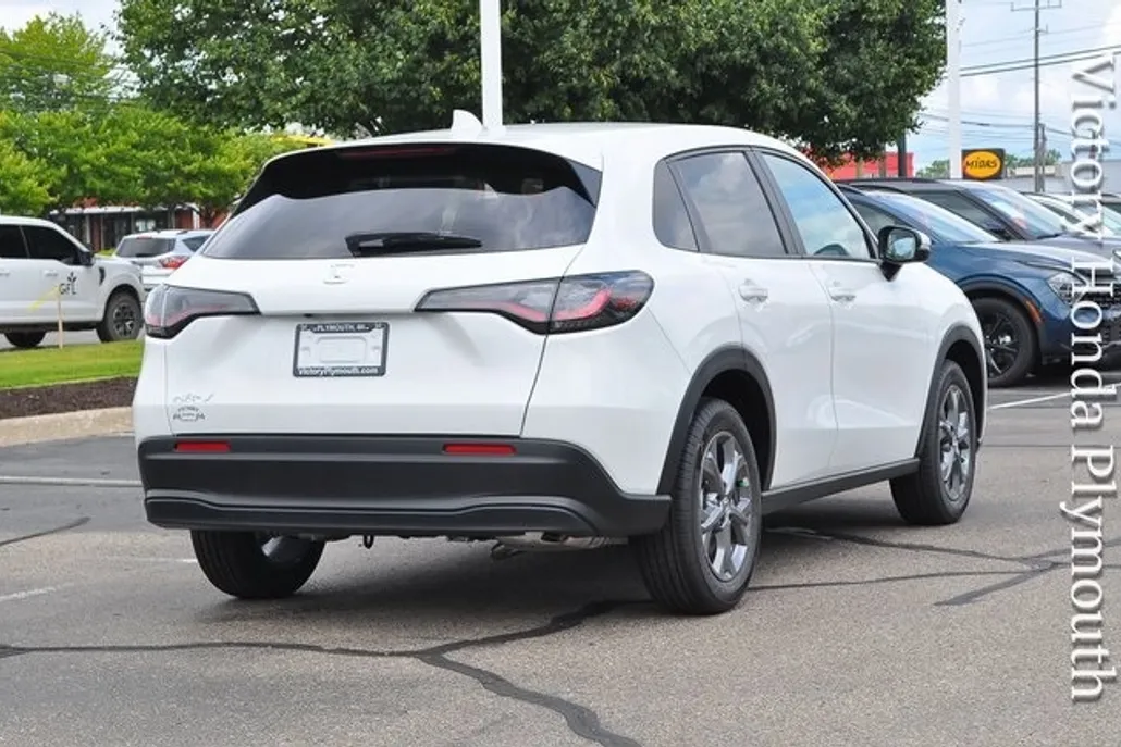 2026 Honda HR-V LX photo 1
