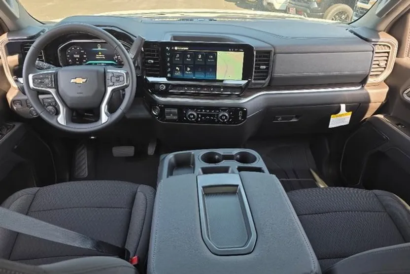 2026 Chevrolet Silverado 1500 LT photo 1