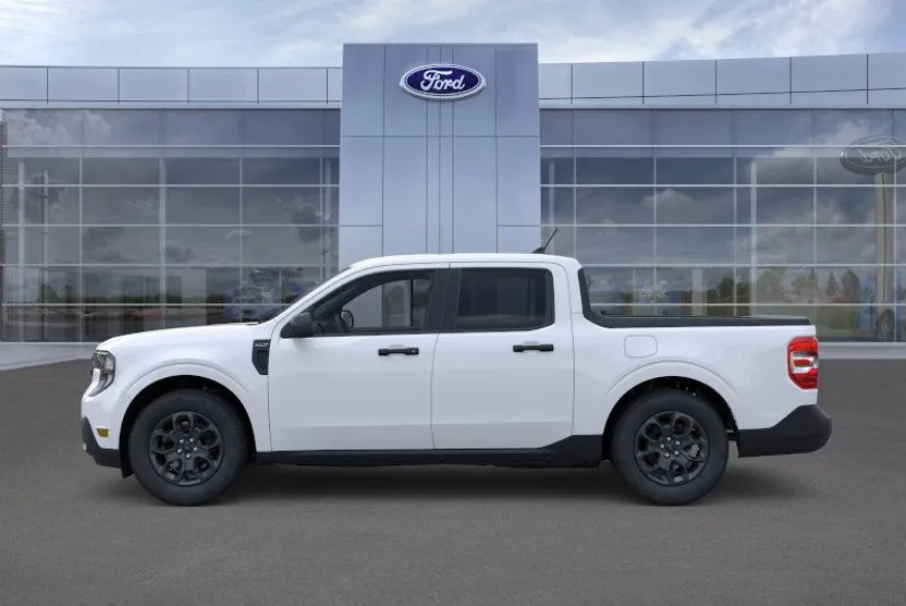 2025 Ford Maverick XLT photo 1