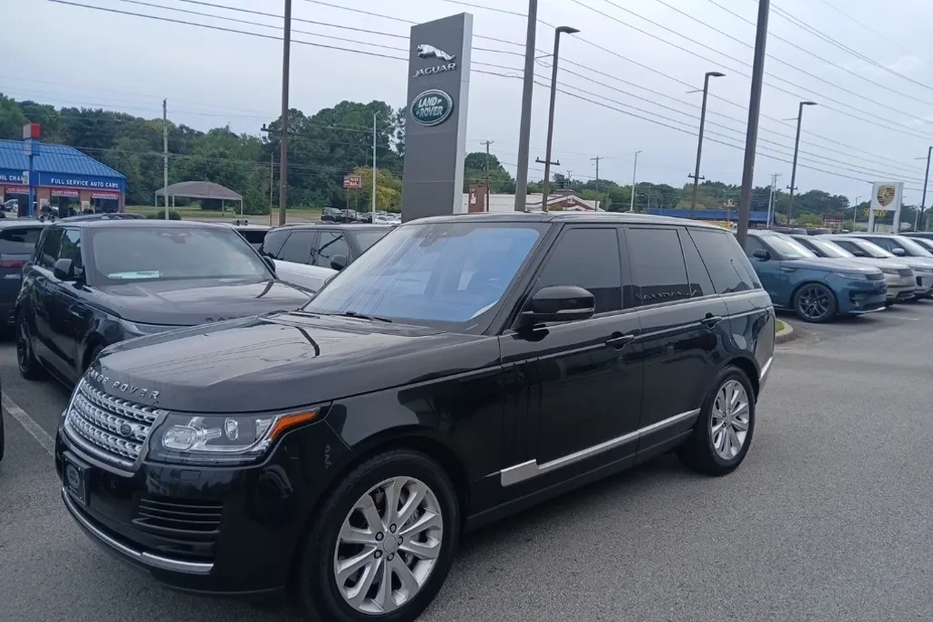 2017 Land Rover Range Rover SuperCharged HSE photo 1