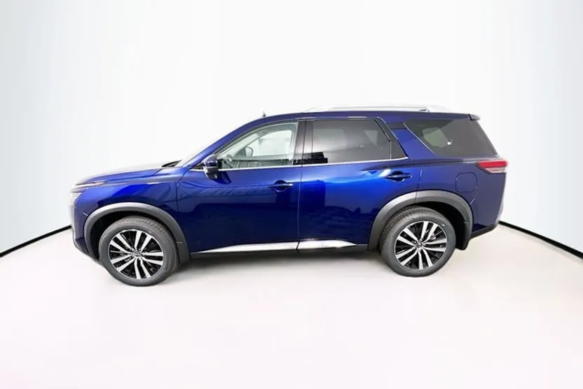 2025 Nissan Pathfinder Platinum photo 1