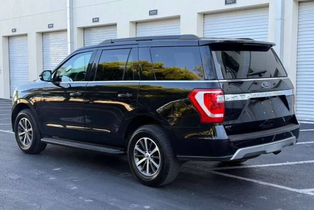 2019 Ford Expedition XLT photo 1