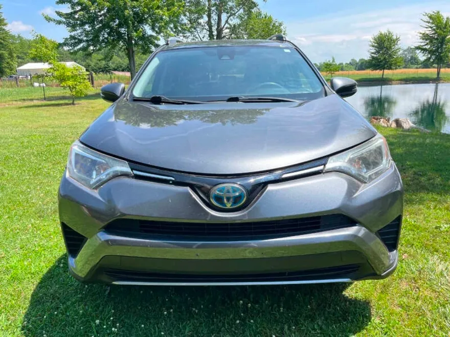 2018 Toyota RAV4 XLE photo 1