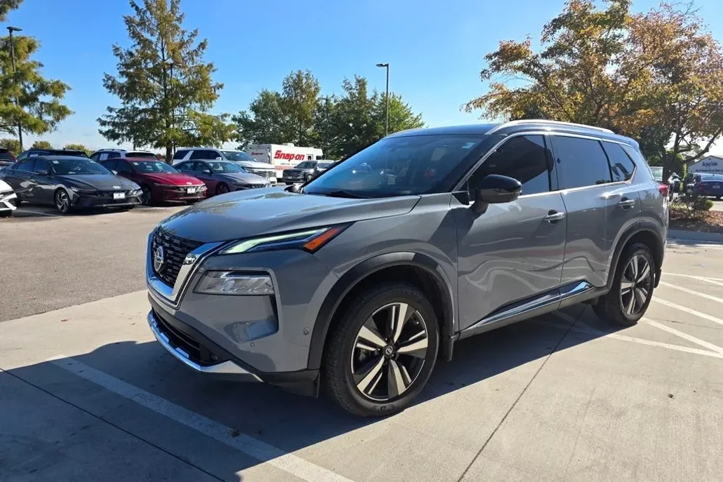 2021 Nissan Rogue Platinum photo 1
