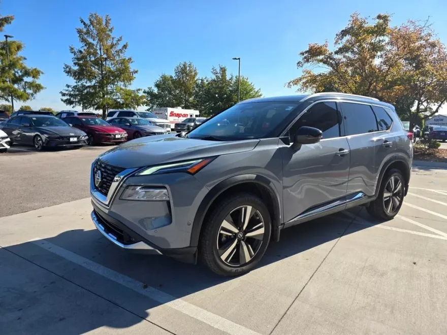 2021 Nissan Rogue Platinum photo 1