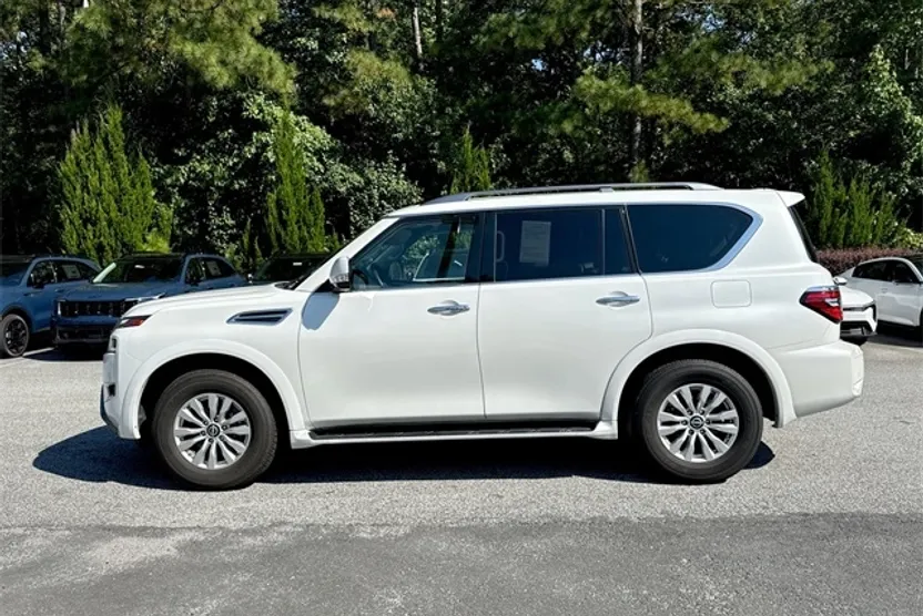 2023 Nissan Armada SV photo 1