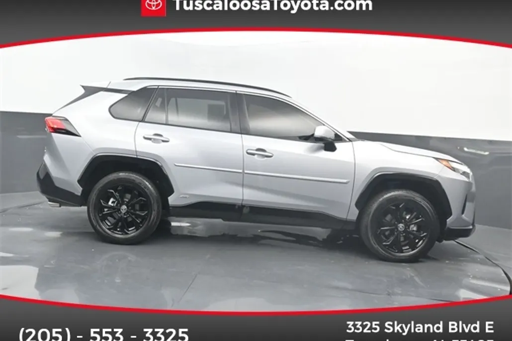 2022 Toyota RAV4 Hybrid SE photo 1