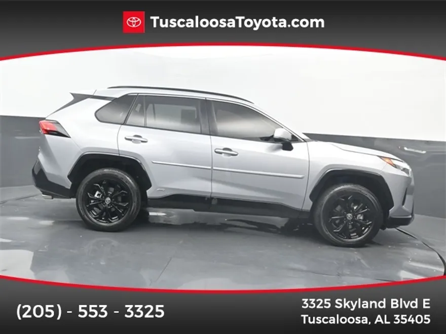 2022 Toyota RAV4 Hybrid SE photo 1