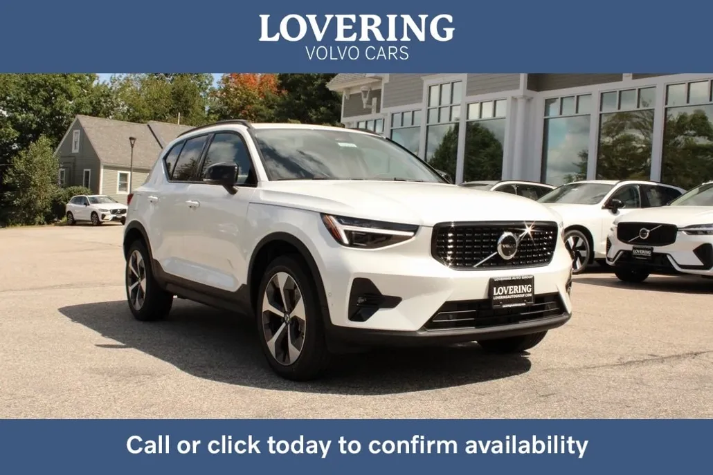 2025 Volvo XC40 Plus photo 1