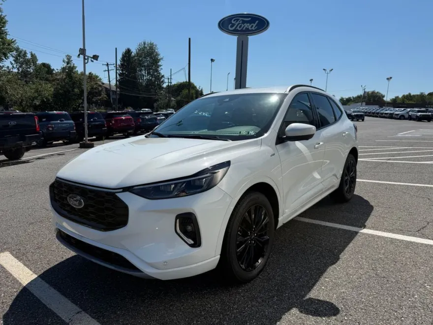2023 Ford Escape ST-Line Elite photo 1