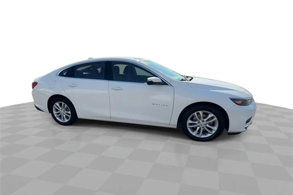 2018 Chevrolet Malibu 1LT photo 1