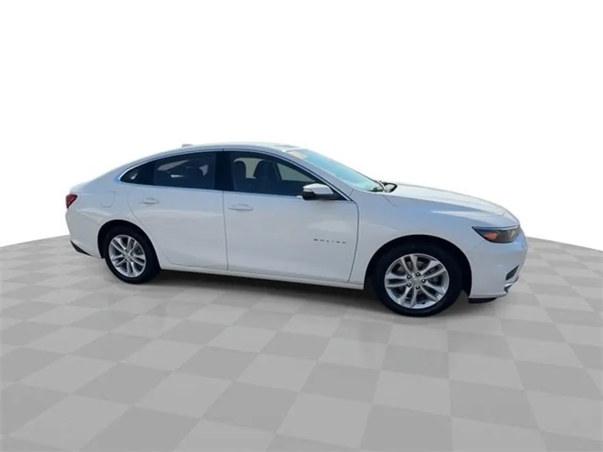 2018 Chevrolet Malibu 1LT photo 1