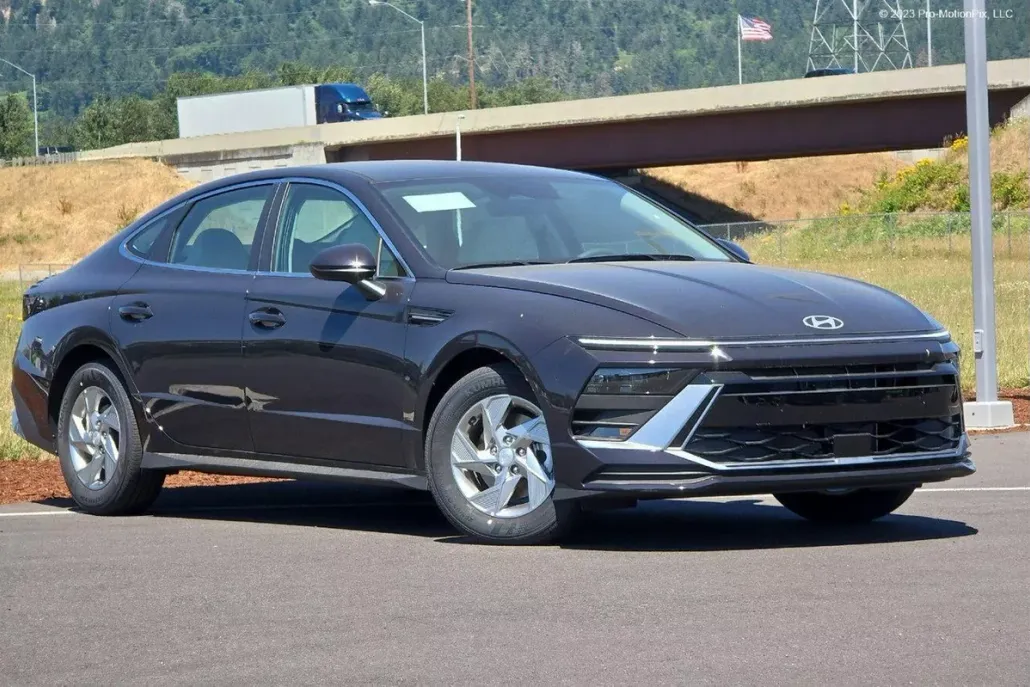 2025 Hyundai Sonata SE photo 1