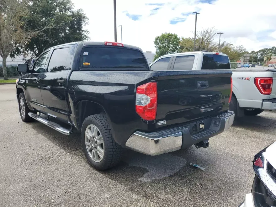 2015 Toyota Tundra SR5 CrewMax photo 1