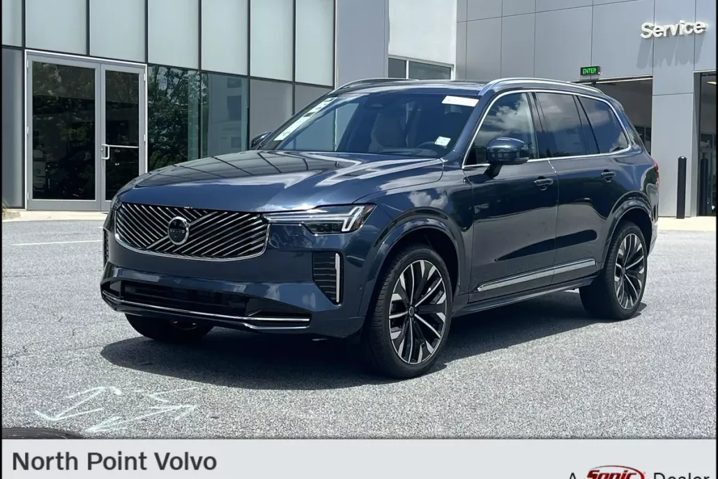 2026 Volvo XC90 B5 photo 1