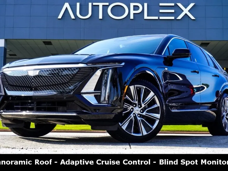 2024 Cadillac Lyriq Luxury photo 1