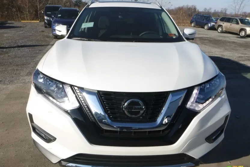 2015 Nissan Rogue S photo 1