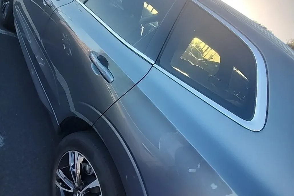 2021 Volvo XC60 T5 Momentum photo 1
