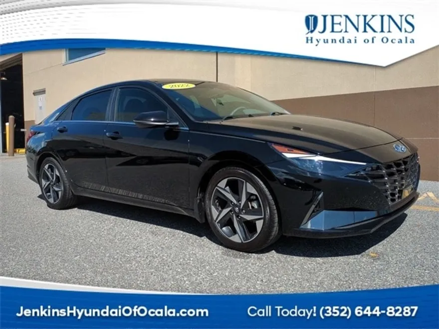 2022 Hyundai Elantra SEL photo 1