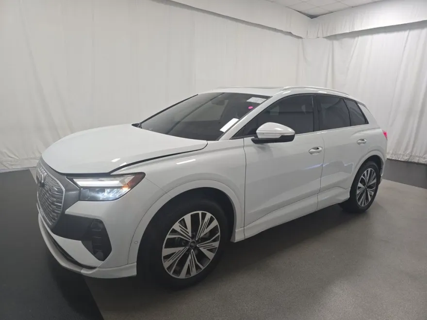 2023 Audi Q4 40 E-tron Premium Plus photo 1
