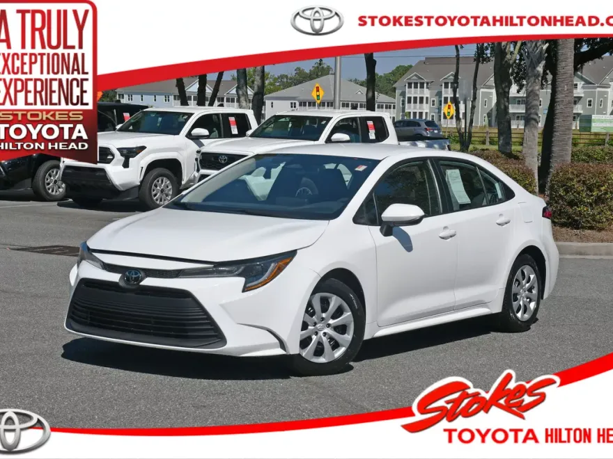 2023 Toyota Corolla LE photo 1