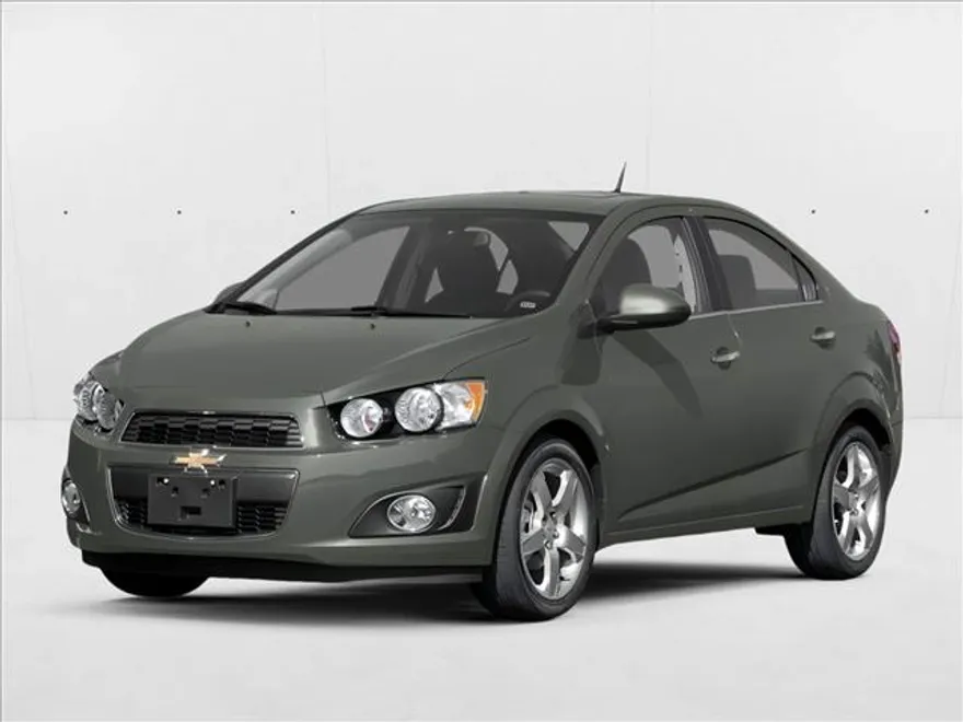 2013 Chevrolet Sonic LT photo 1