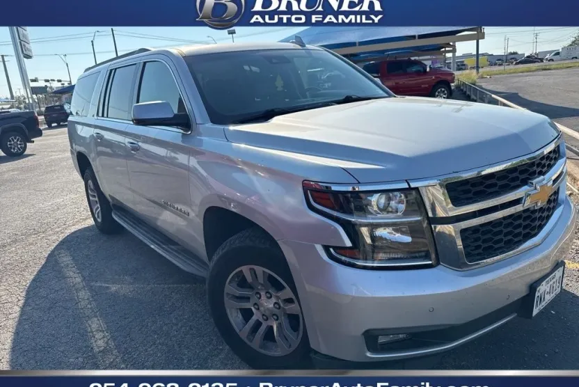 2018 Chevrolet Suburban LT photo 1