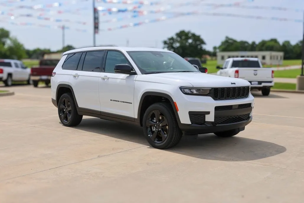 2025 Jeep Grand Cherokee Altitude X photo 1