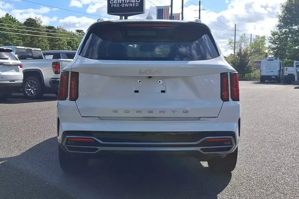 2022 Kia Sorento SX photo 1