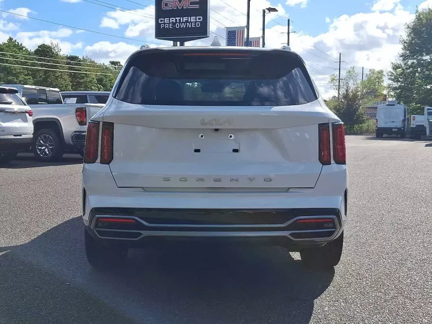 2022 Kia Sorento SX photo 1