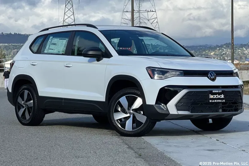 2025 Volkswagen Taos S photo 1