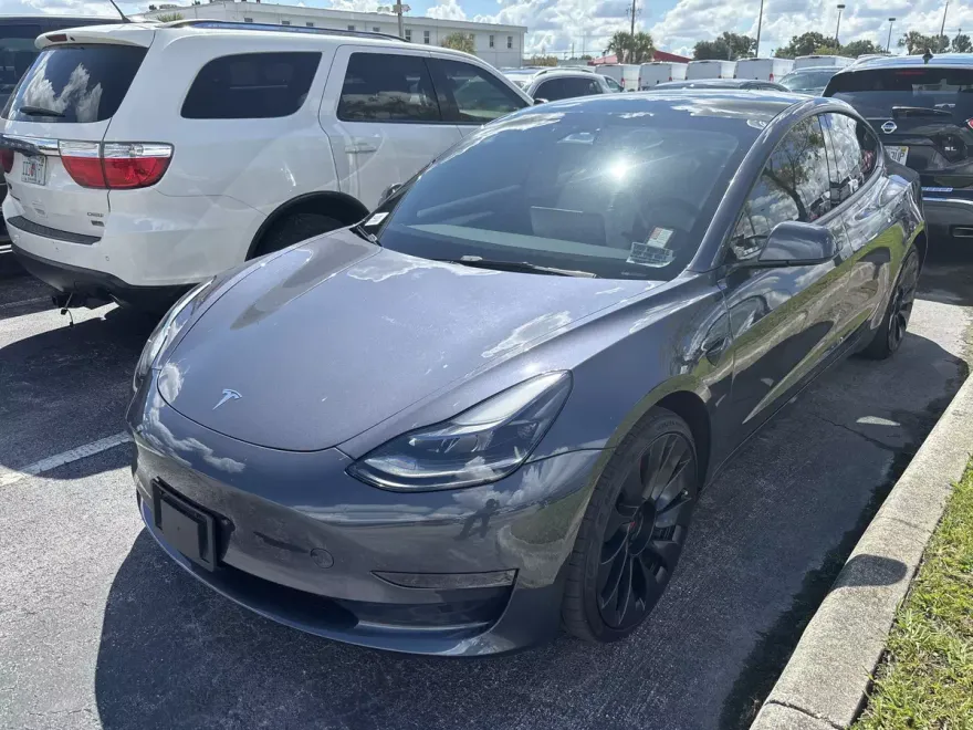 2023 Tesla Model 3 Performance photo 1