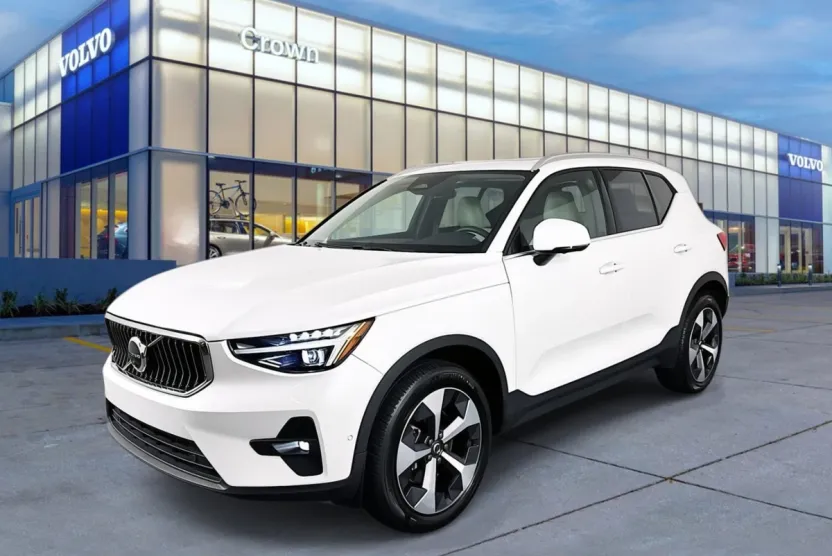 2024 Volvo XC40 Plus photo 1
