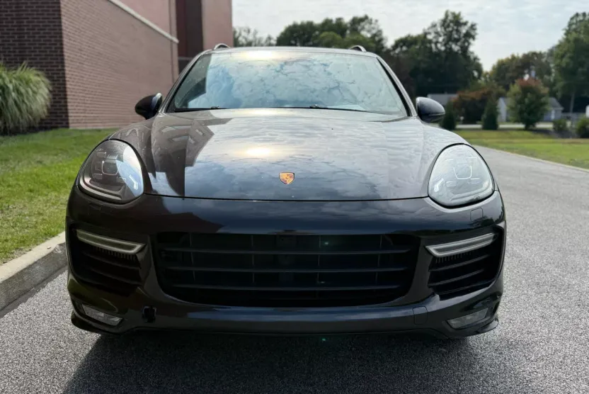 2018 Porsche Cayenne GTS photo 1