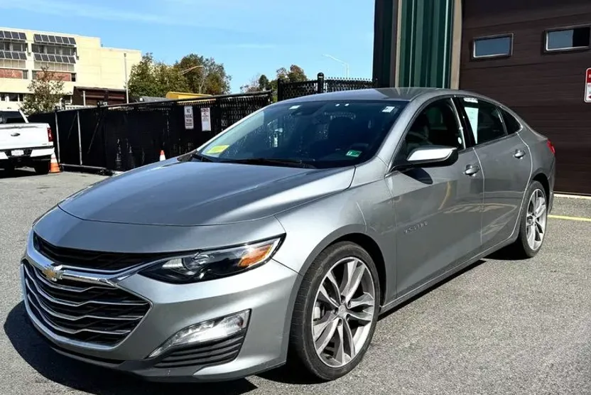 2023 Chevrolet Malibu 1LT photo 1