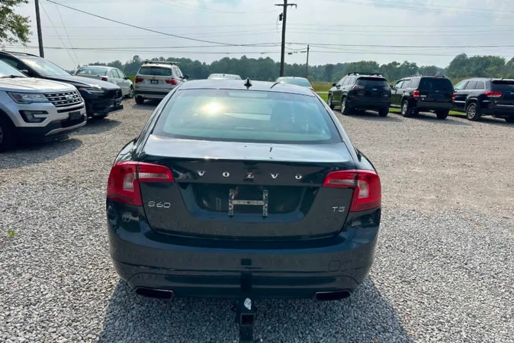 2015 Volvo S60 T5 Drive-E Premier photo 1