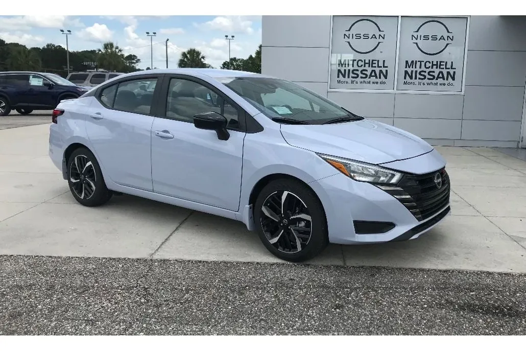 2025 Nissan Versa SR photo 1